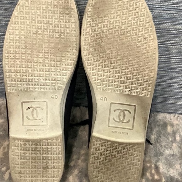 Authentic Chanel sneaker. Navy with cc logo size 10 - Picture 4 of 4